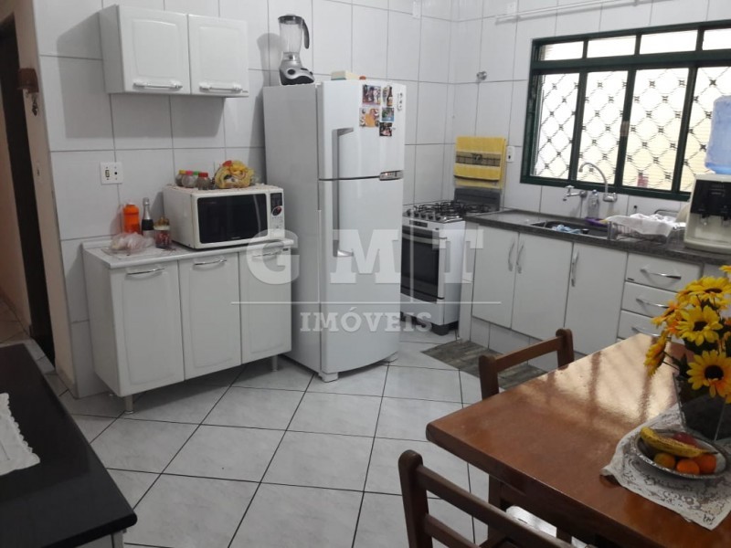 Casa à venda com 2 quartos, 120m² - Foto 4