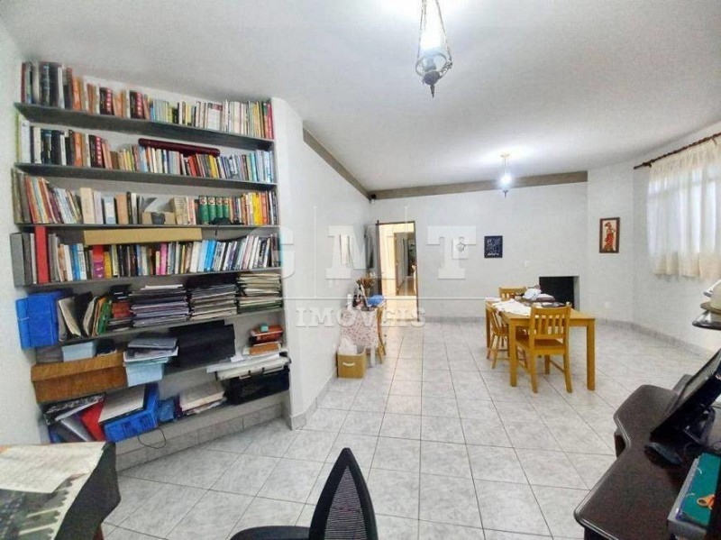 Casa à venda com 4 quartos, 1500m² - Foto 8