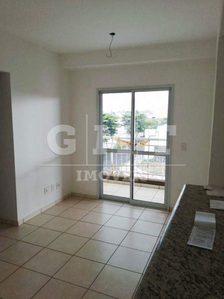 Apartamento à venda com 2 quartos, 63m² - Foto 2