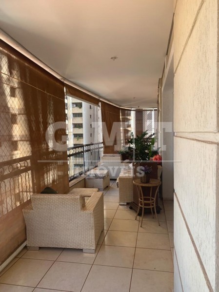 Apartamento à venda com 3 quartos, 228m² - Foto 3