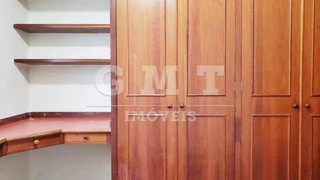 Casa para alugar com 4 quartos, 250m² - Foto 15