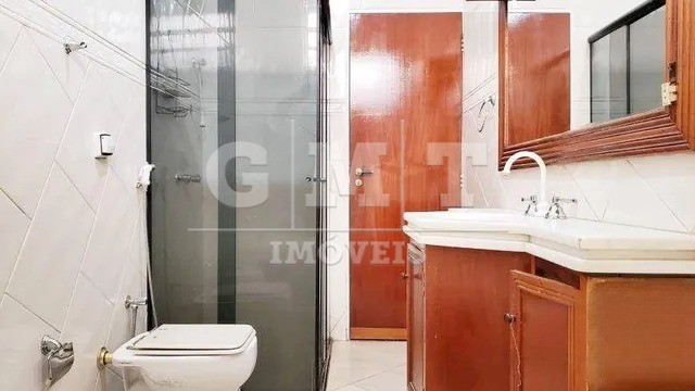 Casa para alugar com 4 quartos, 250m² - Foto 17