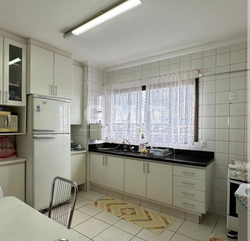 Apartamento à venda com 3 quartos, 137m² - Foto 8