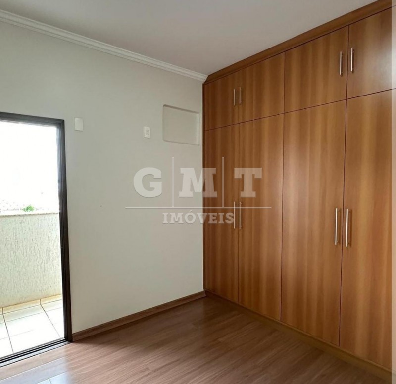 Apartamento à venda com 3 quartos, 137m² - Foto 3