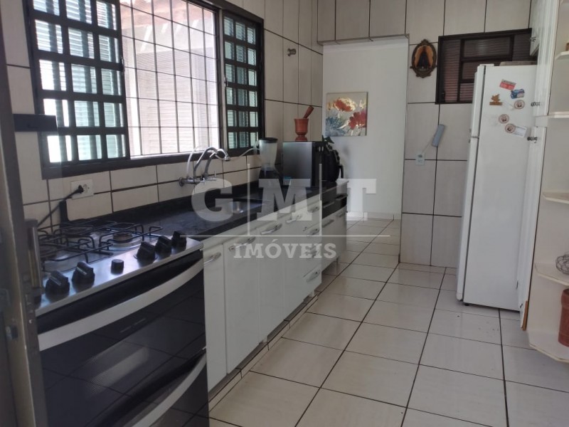 Casa à venda com 3 quartos, 218m² - Foto 16