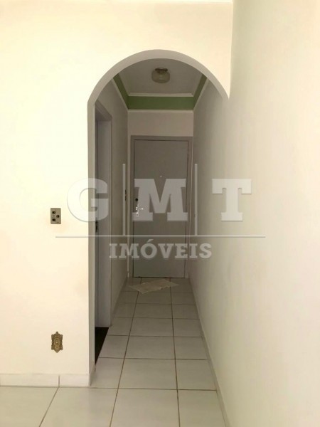 Apartamento à venda com 2 quartos, 67m² - Foto 3